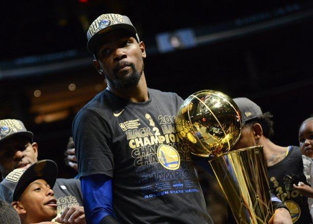 逐渐吸引了 逐渐吸引了