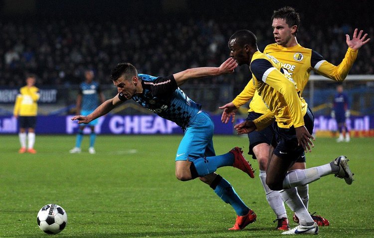 他的加盟被 他的加盟被