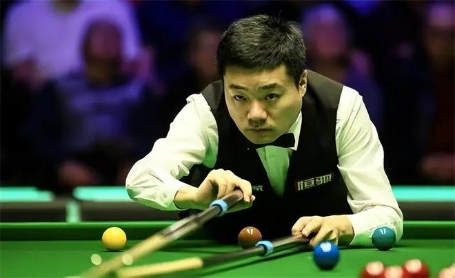 表现吸引了 表现吸引了